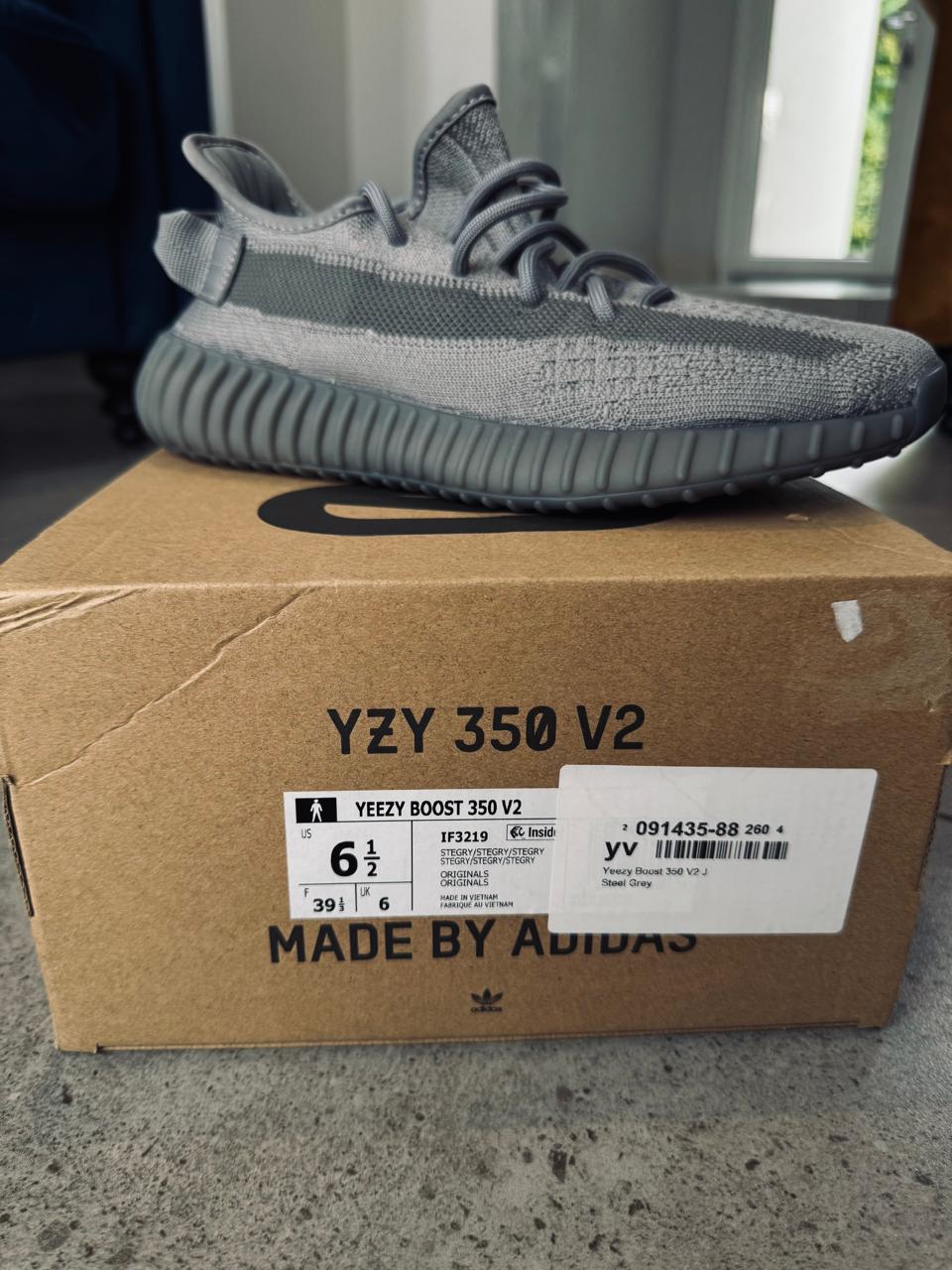 Yeezy Sneakers